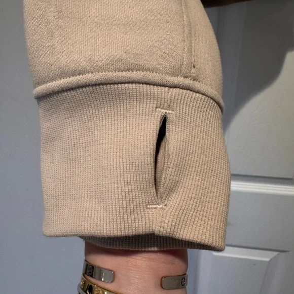 Auth.✅ Women’s Lululemon Full Zip Scuba in “Mojave Tan” Size XL/XXL🤍 - Picture 4 of 11